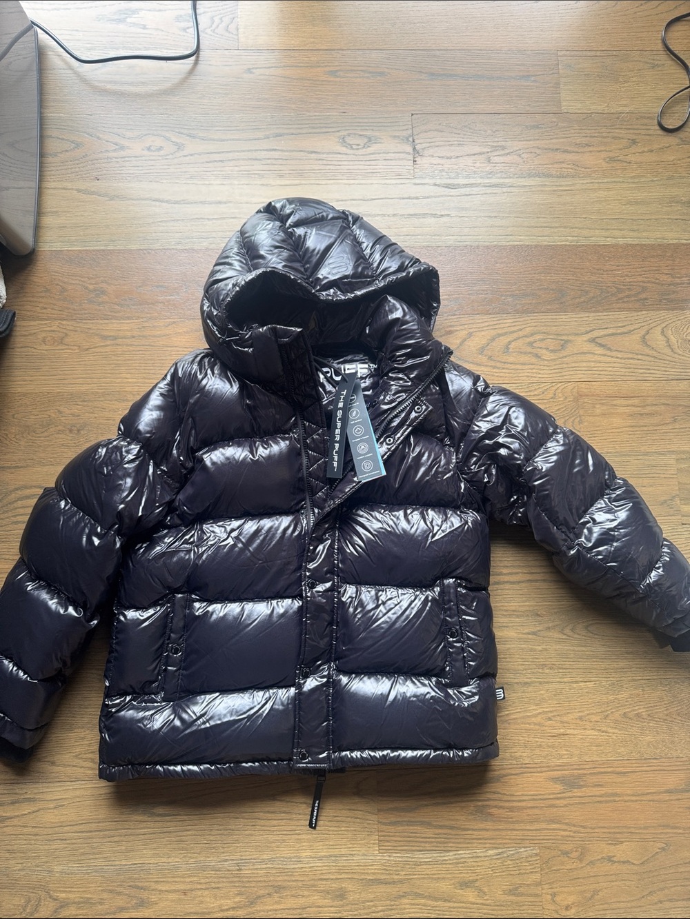 Aritzia Shiny Black Original SuperPuff NWT